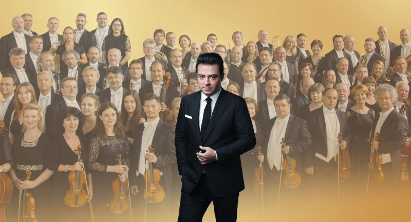 a-nemzeti-filharmonikusok-es-balazs-janos-koncertjevel-inditja-klasszikus-koncertjeit-a-margitszigeti-szinhaz.jpg
