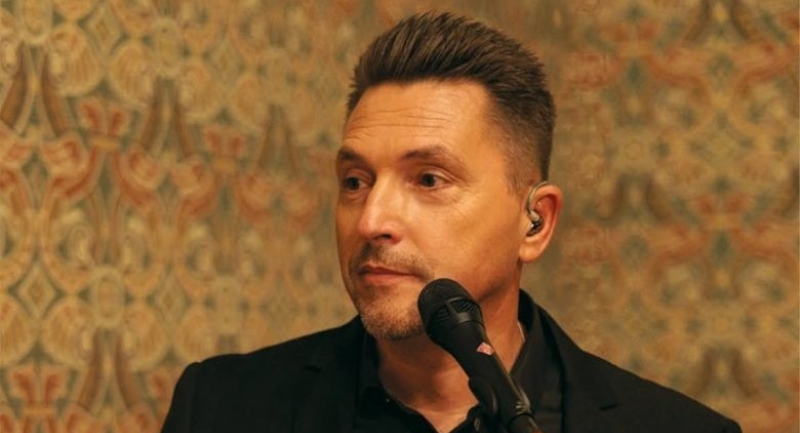 Ákos karácsonyi kiadvánnyal jelentkezett