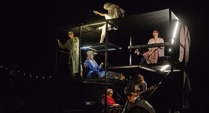 Cseh Tamás és Bereményi Géza Frontátvonulása színpadi feldolgozásban a Zene Házában