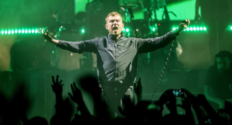 damon-albarn-az-africa-expresszel-juliusban-a-mupaban-lep-fel.jpg