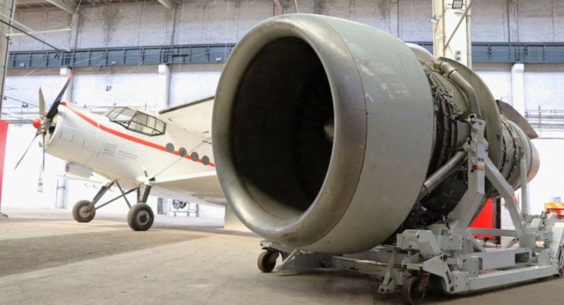 egy-rolls-royce-hajtomuvet-kapott-a-kozlekedesi-muzeum.jpg