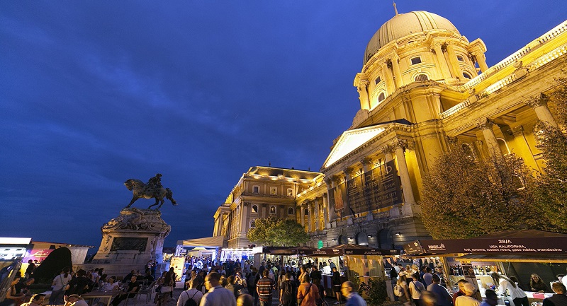 elkezdodott-a-budapest-borfesztival.jpg