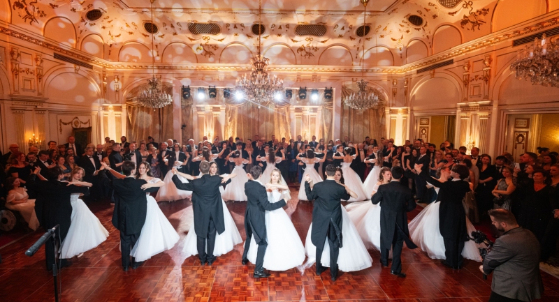 Hagyomány született a Gundelben - Teltházzal hódította meg a csillagokat a Gundel Palota első bálja
