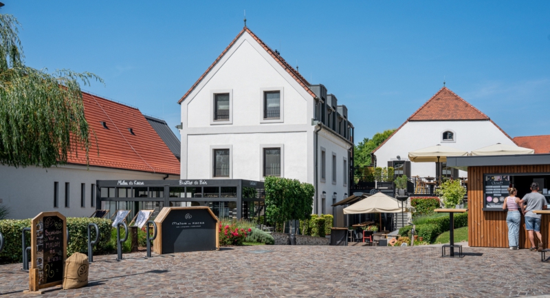 Hamarosan megnyit a Malom és Kacsa Boutique Hotel a tatai Öreg-tó partján