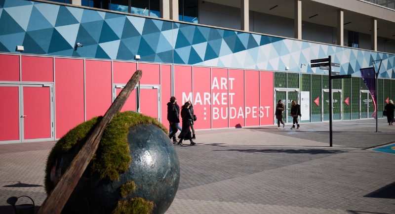 Harminc alkotó műveit mutatja be az MMA az Art Market Budapesten