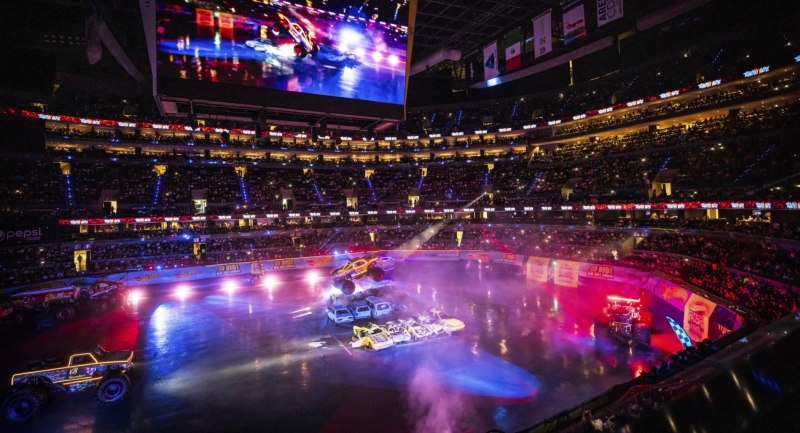 hot-wheels-monster-trucks-live-glow-n-fire-show-budapesten-bemutatkozik-rhinomite-egy-vadonatuj-szornyjargany.jpg