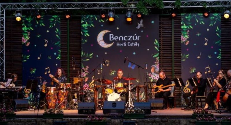 koncertekkel-szinhazi-eloadasokkal-zenes-produkciokkal-varja-a-kozonseget-a-benczur-kerti-estek.jpg