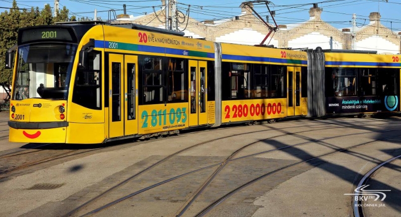 nyilt-napot-tartanak-a-combino-jubileum-alkalmabol-szombaton-a-hungaria-kocsiszinben.jpg