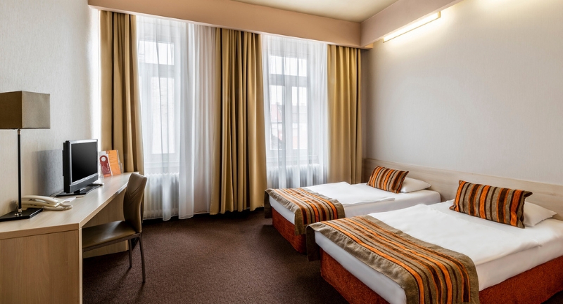 star-hotel.jpg