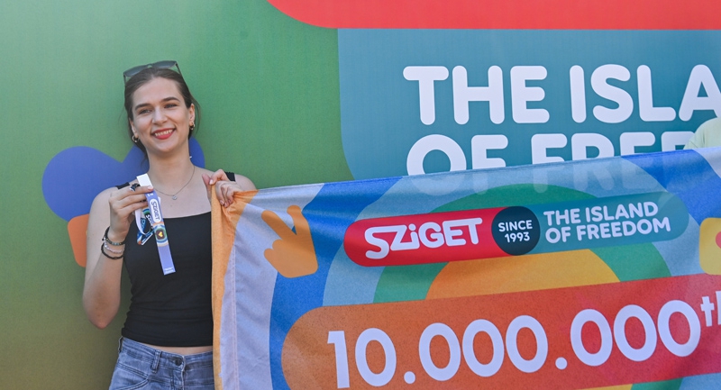 sziget-egy-magyar-no-lett-a-fesztival-a-tizmilliomodik-latogatoja.jpg