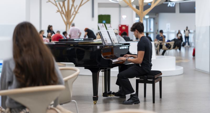terminalkoncertekkel-indul-az-iden-75-eves-liszt-ferenc-nemzetkozi-repuloter-unnepi-programsorozataterminalkoncertekkel-indul-az-iden-75-eves-liszt-ferenc-nemzetkozi-repuloter-unnepi-programsorozata.jpg
