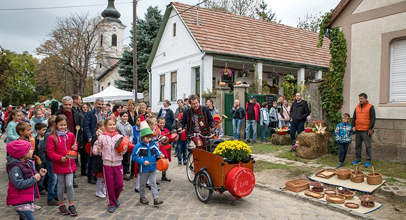 vi-piroslabos-fesztival-nyitott-portak-szigetmonostoron.jpg