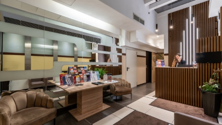 Promenade Hotel